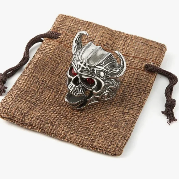 Men's Stainless Steel Gothic Vintage Red Eyes Skull Ring Knights Templar Helmet - Picture 6 of 7